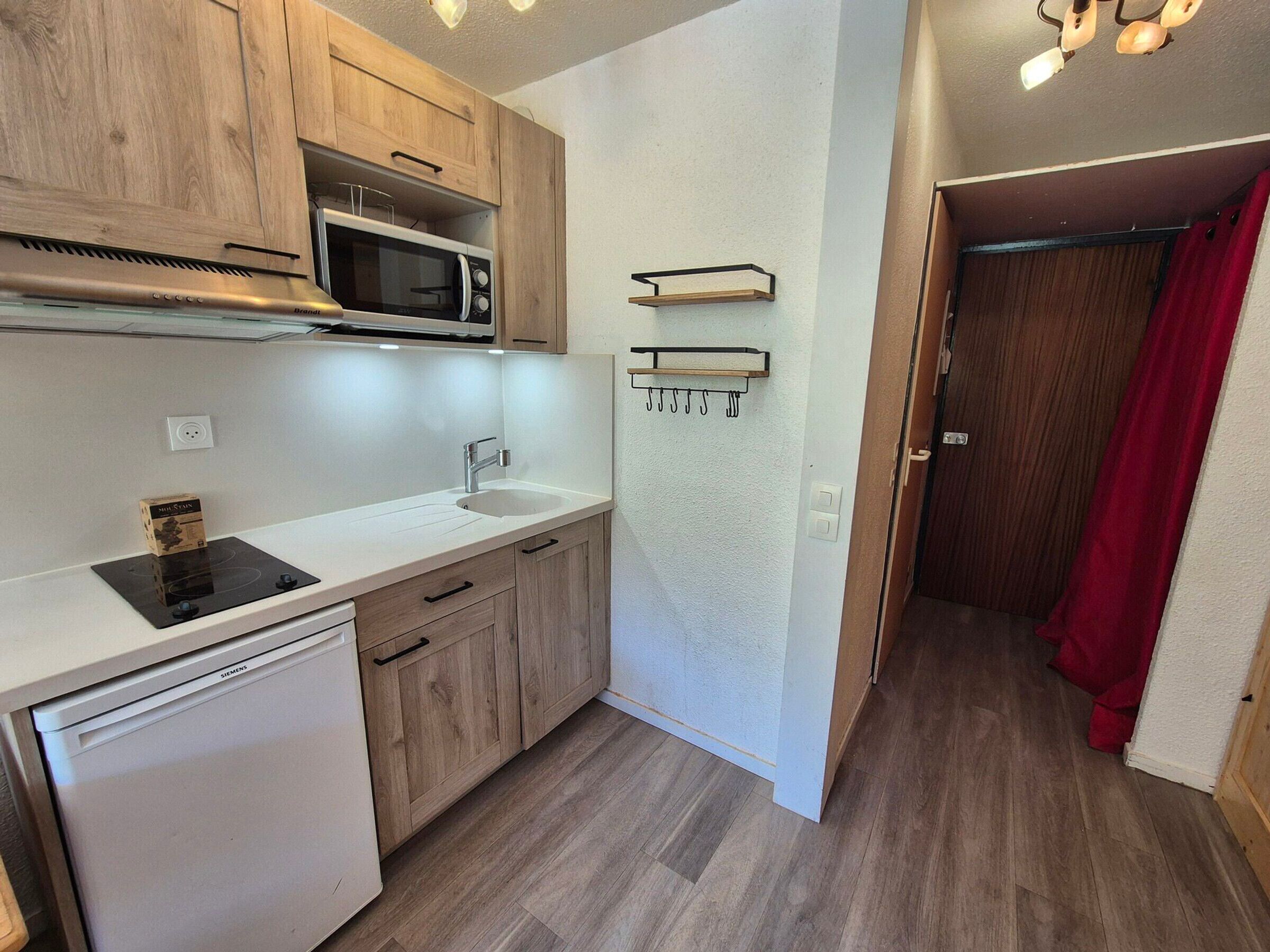 Fridge, microwave, coffee/tea maker, toaster
