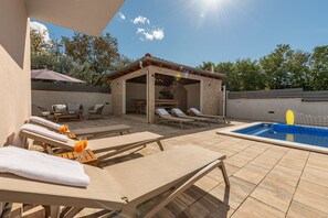 Outdoor dining - Villa Dora ZadarVillas (Murvica)