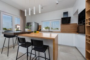 Fridge, microwave, oven, dishwasher - Villa Dora ZadarVillas (Murvica)