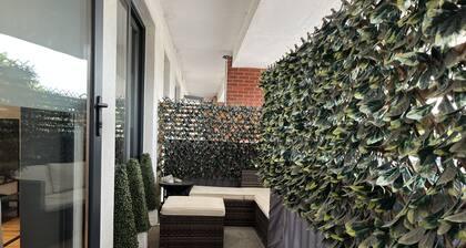 Beautiful 1 Bedroom Apartment - Great Location!