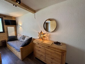 Interior - Studio 4 ppl, shuttle to slopes, outdoor parking (Saint-Chaffrey)