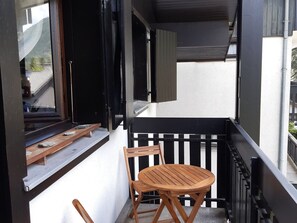 Outdoor dining - Charming quiet T2 with parking and wifi in Chamonix (Chamonix-Mont-Blanc)