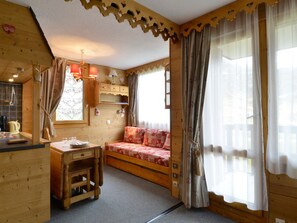 TV - Ski-in/Ski-out Apartment, 6 ppl, Balcony (Belle Plagne)