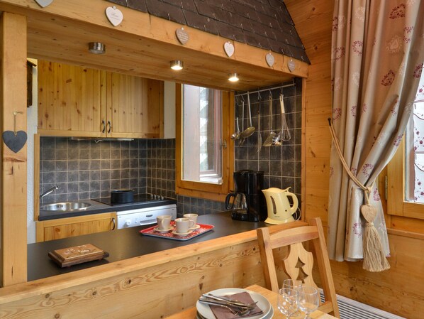 Fridge, microwave, dishwasher, coffee/tea maker