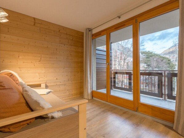 Interior - Renovated studio near slopes with balcony, WIFI, pets allowed (Briançon)