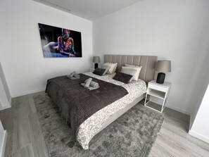 3 bedrooms, iron/ironing board, free WiFi, bed sheets