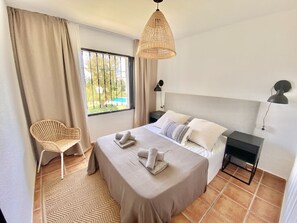 2 slaapkamers, een strijkplank/strijkijzer, gratis wifi, beddengoed