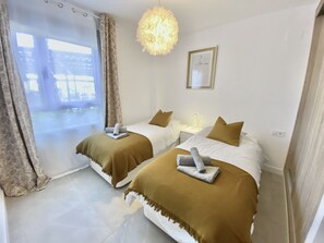 2 bedrooms, iron/ironing board, free WiFi, bed sheets