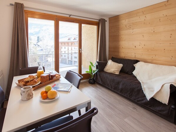 Dining - Studio at the foot of the slopes, free Wifi, pets allowed (Briançon)