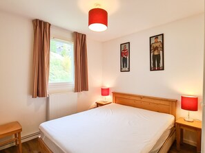 2 bedrooms