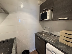 Fridge, microwave, dishwasher