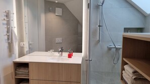 Unclassified image, 4 of 24, button - Modern and renovated attic apartment. (Bled)