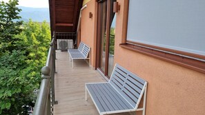 Luokittelematon kuva, 3 kautta 24, painike