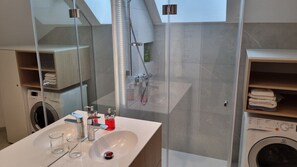 Luokittelematon kuva, 4 kautta 24, painike