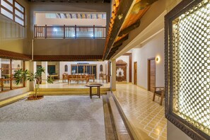 内部エントランス