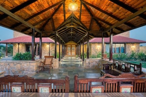 Interior entrance - The Kutchh Courtyard Resort (Bhuj)