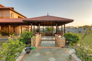 Front of property - The Kutchh Courtyard Resort (Bhuj)