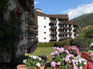 Exterior - Renovated studio with balcony, shuttle to slopes and parking, pets allowed (Saint-Chaffrey)