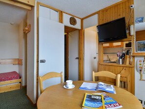 Dining - Functional studio at the foot of the slopes for 3/4 people, balcony, divisible living (Belle Plagne)
