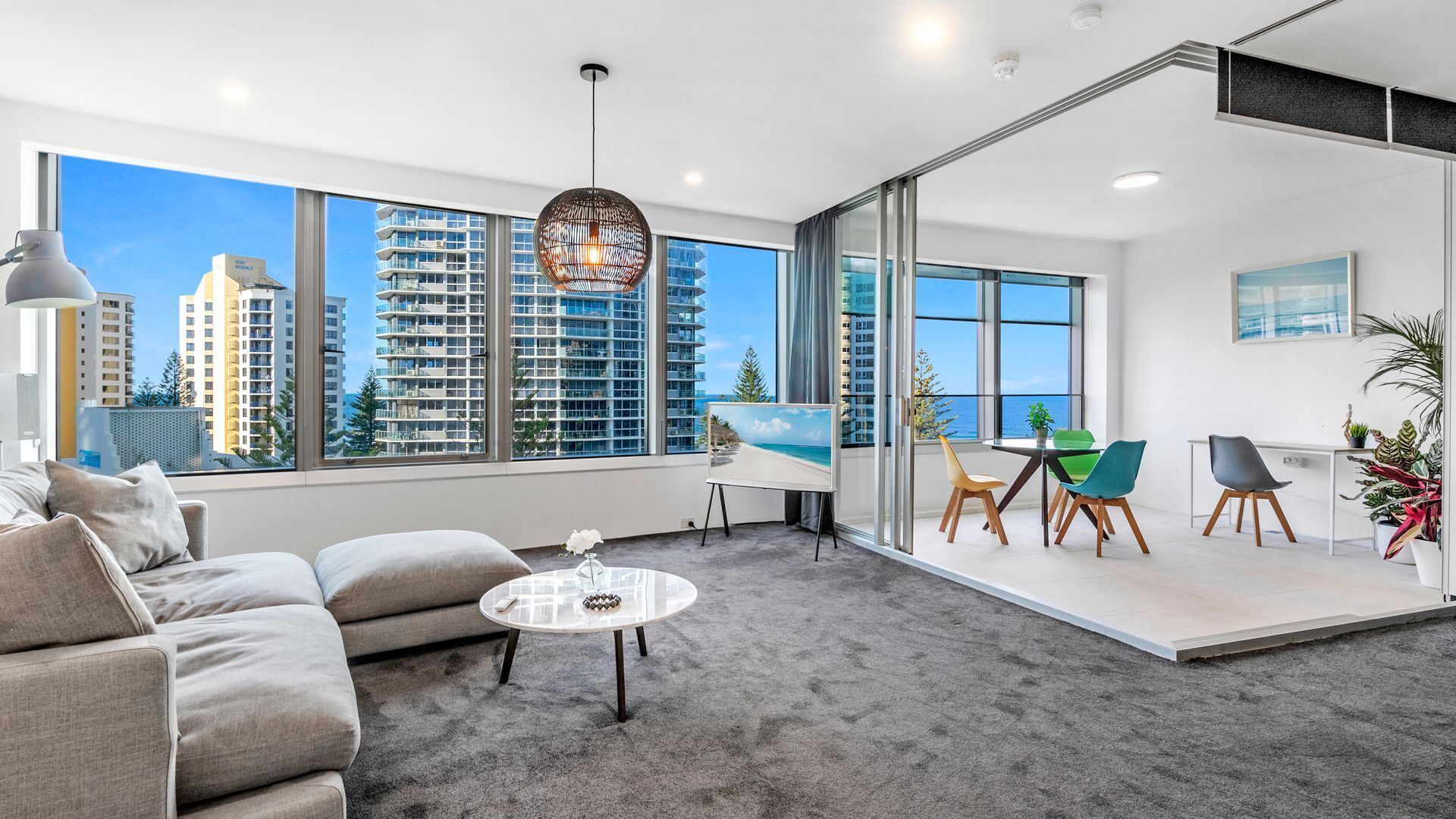 Ocean facing apartment in the Iconic Q1 building