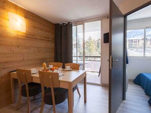 Dining - Renovated apartment near lifts, pets allowed (Briançon)