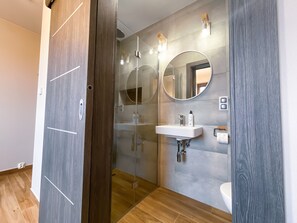 Basic Double Room | Bathroom | Shower, rainfall showerhead, heated floors - Pod Czwórką (Kosakowo)