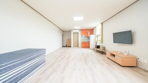 Basic Room, 1 Bedroom (sohoeuisil) | 1 bedroom, free WiFi