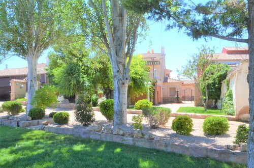 Luxury villa with private pool, barbecue, fireplace and 5 bedrooms