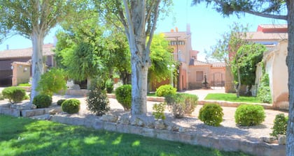 Luxury villa with private pool, barbecue, fireplace and 5 bedrooms