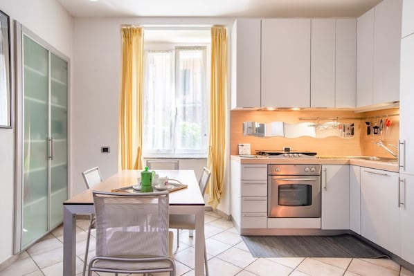 Microonde, forno, piano cottura