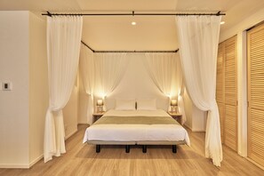 开间套房, 无烟房 (Hot Tub) | 羽绒被、客房内保险箱、办公桌、免费 WiFi