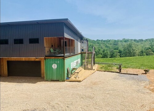 Unique Container Home🏔 MTB 🚲
