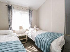 3 bedrooms, individually decorated, individually furnished, free WiFi - Parkers Place (Carnforth)