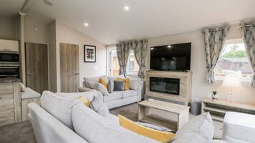 Cottage | Living room | TV