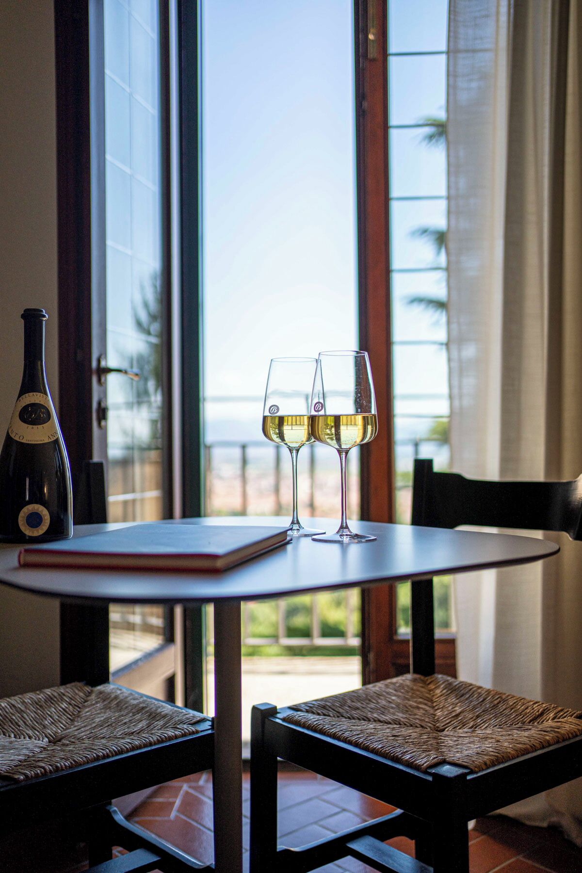 Elite-Zimmer | Hochwertige Bettwaren, Daunenbettdecken, Pillowtop-Betten, Minibar