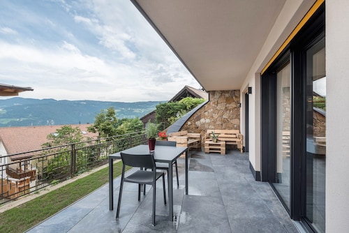 'AUMIA Apartment Rubin' with Mountain View & terrace