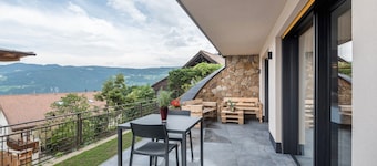 'AUMIA Apartment Rubin' with Mountain View & terrace