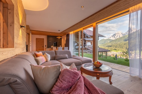 Chalet Panorama Himmelreichhof avec vue sur les montagnes, piscine partagée & Wi-Fi