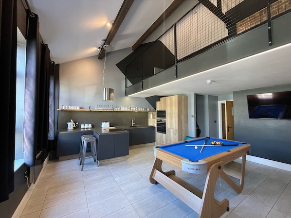 Luxury Penthouse, Private Bathroom | Shared kitchen