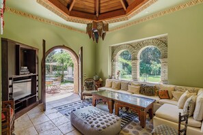 Televisie en een tafeltennistafel