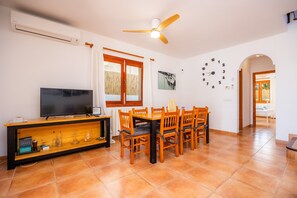 Interior - Villa Balena with Heated Pool, Sea Views, Wi-Fi, and Air Conditioning (Sa Ràpita)