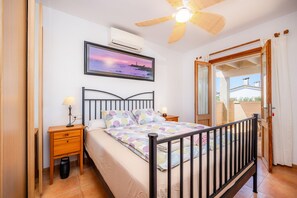 4 habitaciones, tabla de planchar con plancha y wifi gratis 