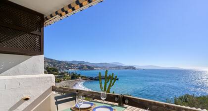 Apartment 'Marina Playa' with Sea View, Wi-Fi and Air Conditioning