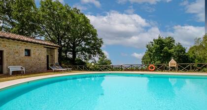 Casa vacanze Melograno Poderone with Terrace, Shared Pool & Wi-Fi