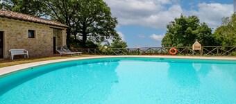 Agriturismo Melograno Poderone met terras, gedeeld zwembad & Wi-Fi