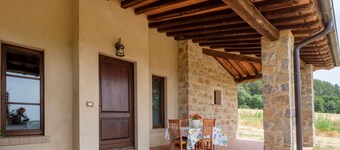 Agriturismo Ginepro Poderone with Garden, Shared Pool & Wi-Fi