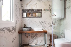 Baignoire, serviettes fournies