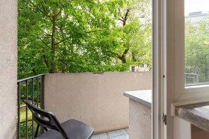 Property grounds - Wilanowska 14A Warszawa | One Bedroom Apartment with Parking (Warszawa)