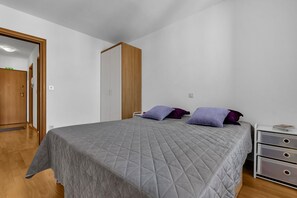 2 Schlafzimmer, Bügeleisen/Bügelbrett, Reisekinderbett, WLAN