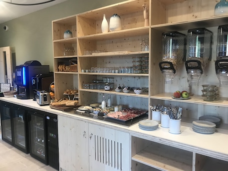 Desayuno continental (EUR 19 por persona)